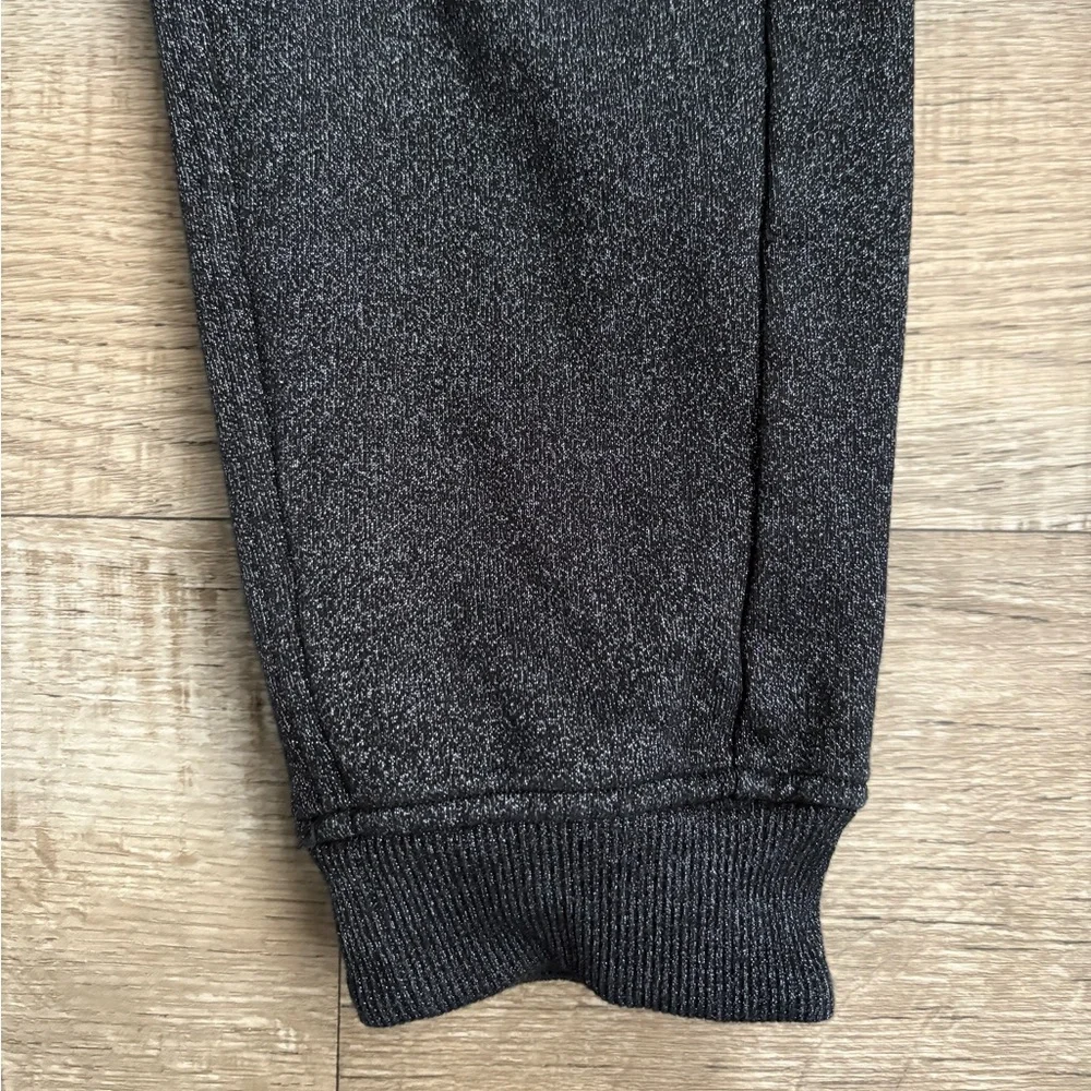 Lululemon Scuba High-Rise Jogger *Sparkle
Black Sz 4 - Picture 9 of 9